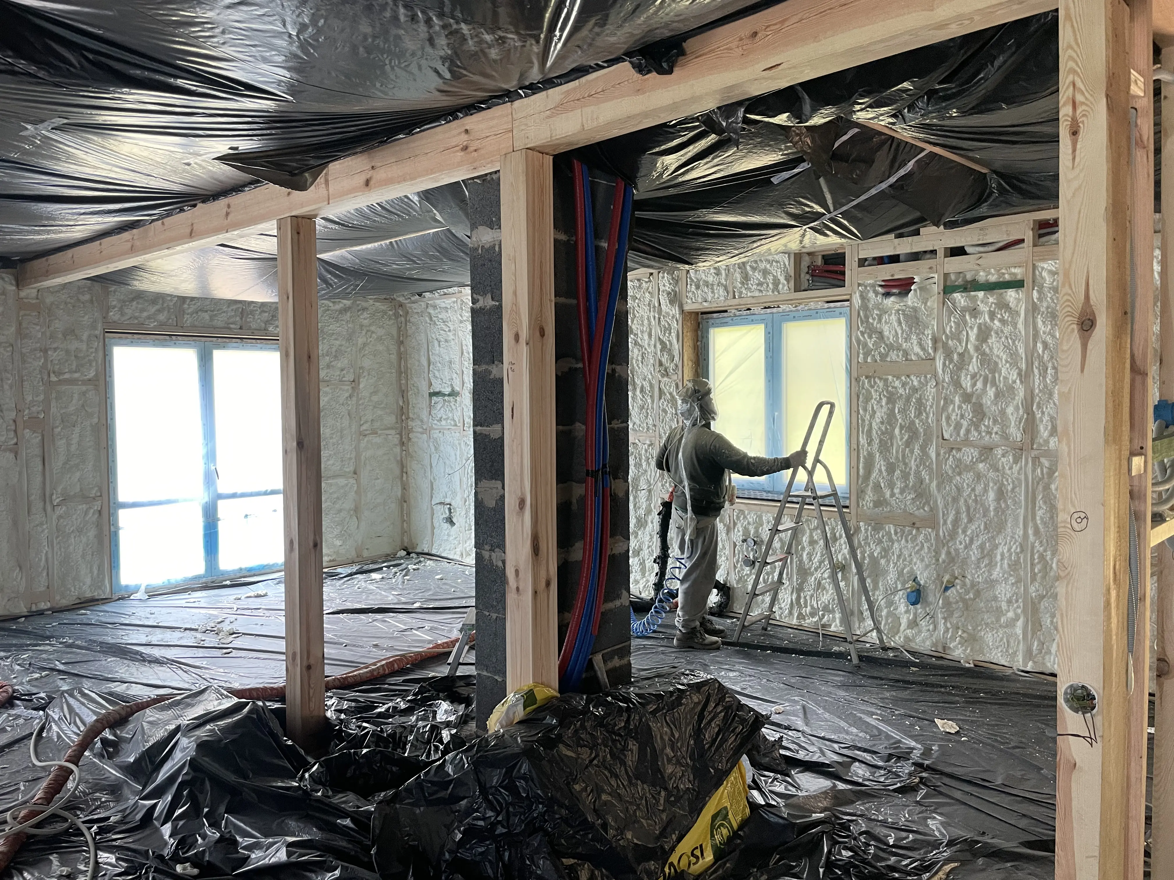Ocieplenie pianą PUR domu szkieletowego - izolacja ścian, stropu oraz poddasza